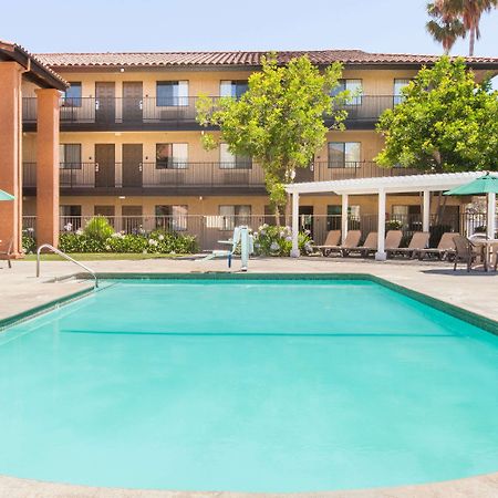 Days Inn By Wyndham San Jose Airport Milpitas Eksteriør bilde