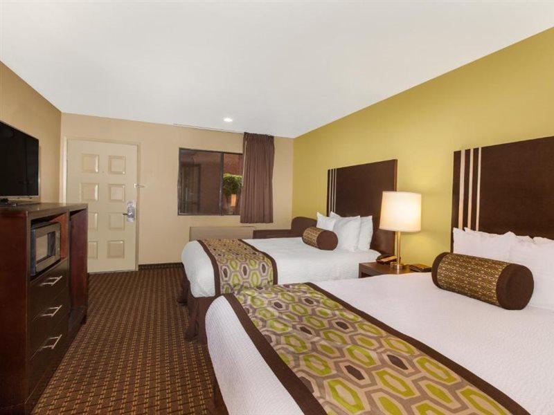 Days Inn By Wyndham San Jose Airport Milpitas Eksteriør bilde