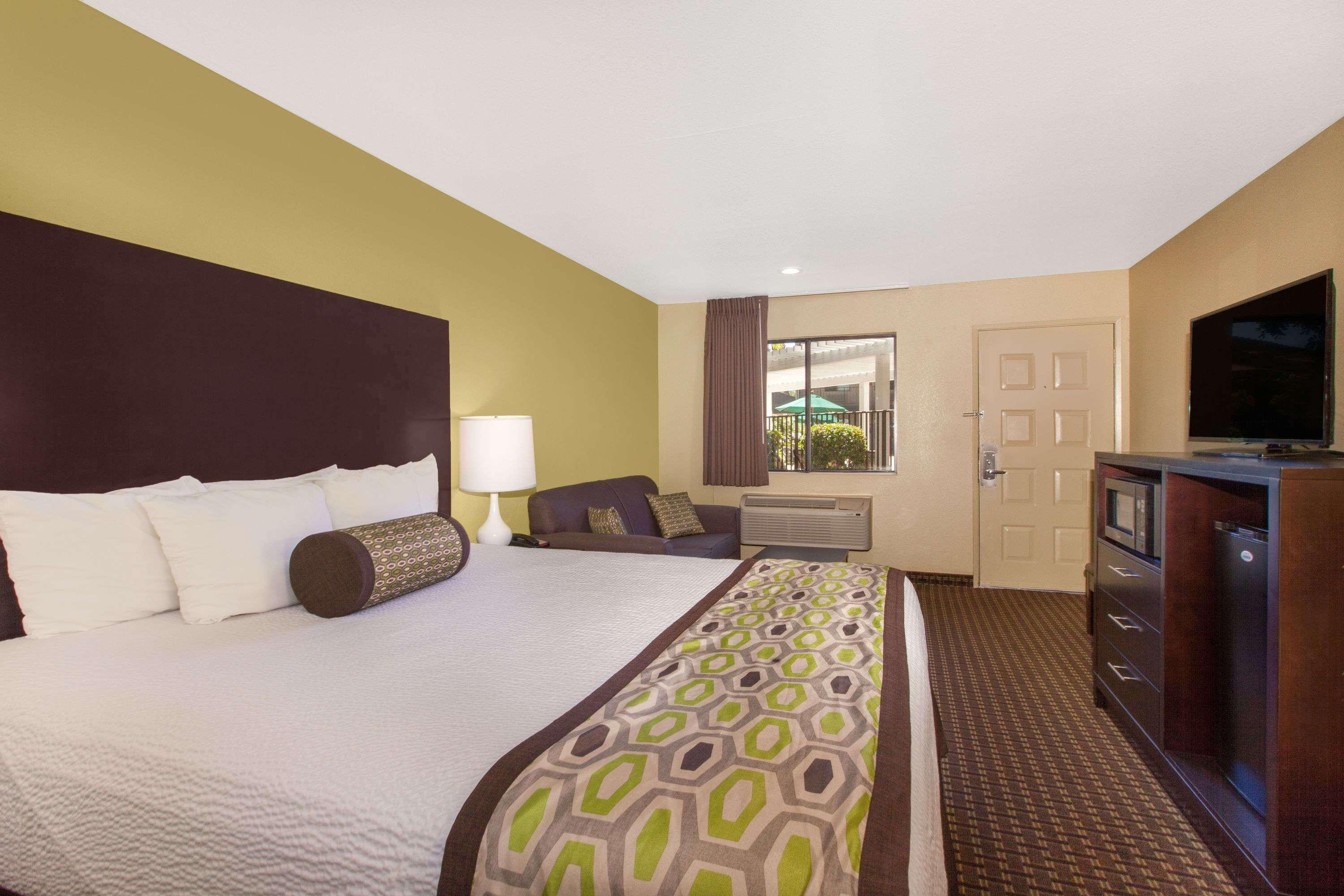 Days Inn By Wyndham San Jose Airport Milpitas Eksteriør bilde