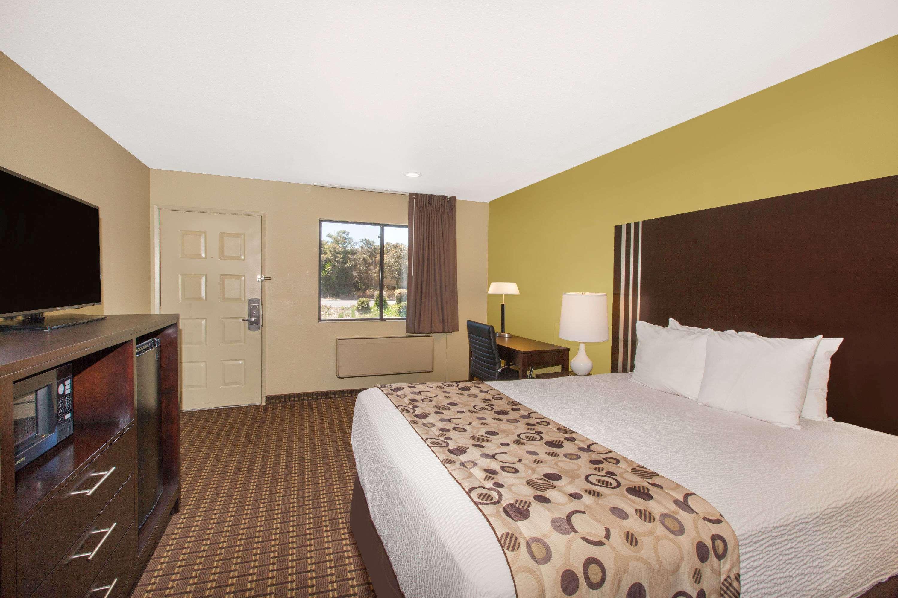 Days Inn By Wyndham San Jose Airport Milpitas Eksteriør bilde