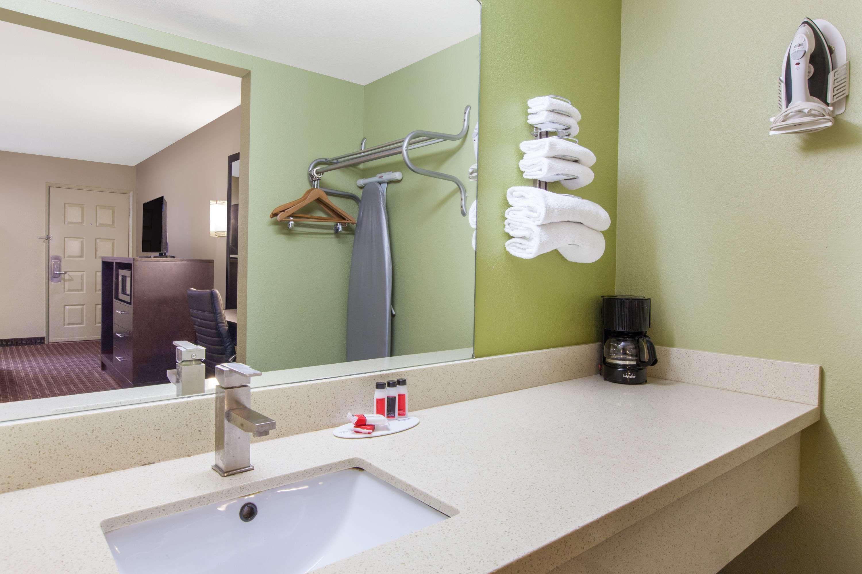 Days Inn By Wyndham San Jose Airport Milpitas Eksteriør bilde