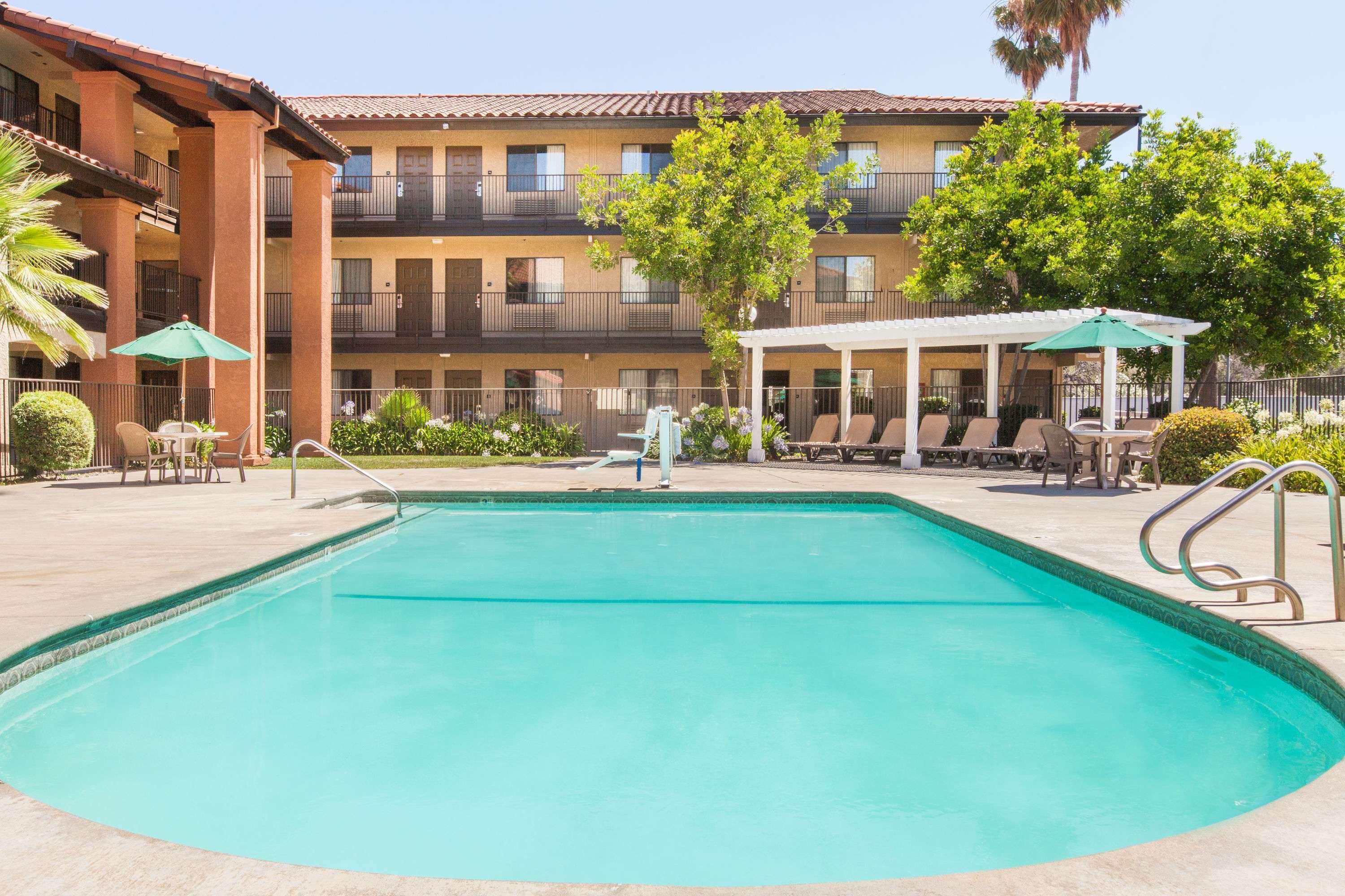 Days Inn By Wyndham San Jose Airport Milpitas Eksteriør bilde