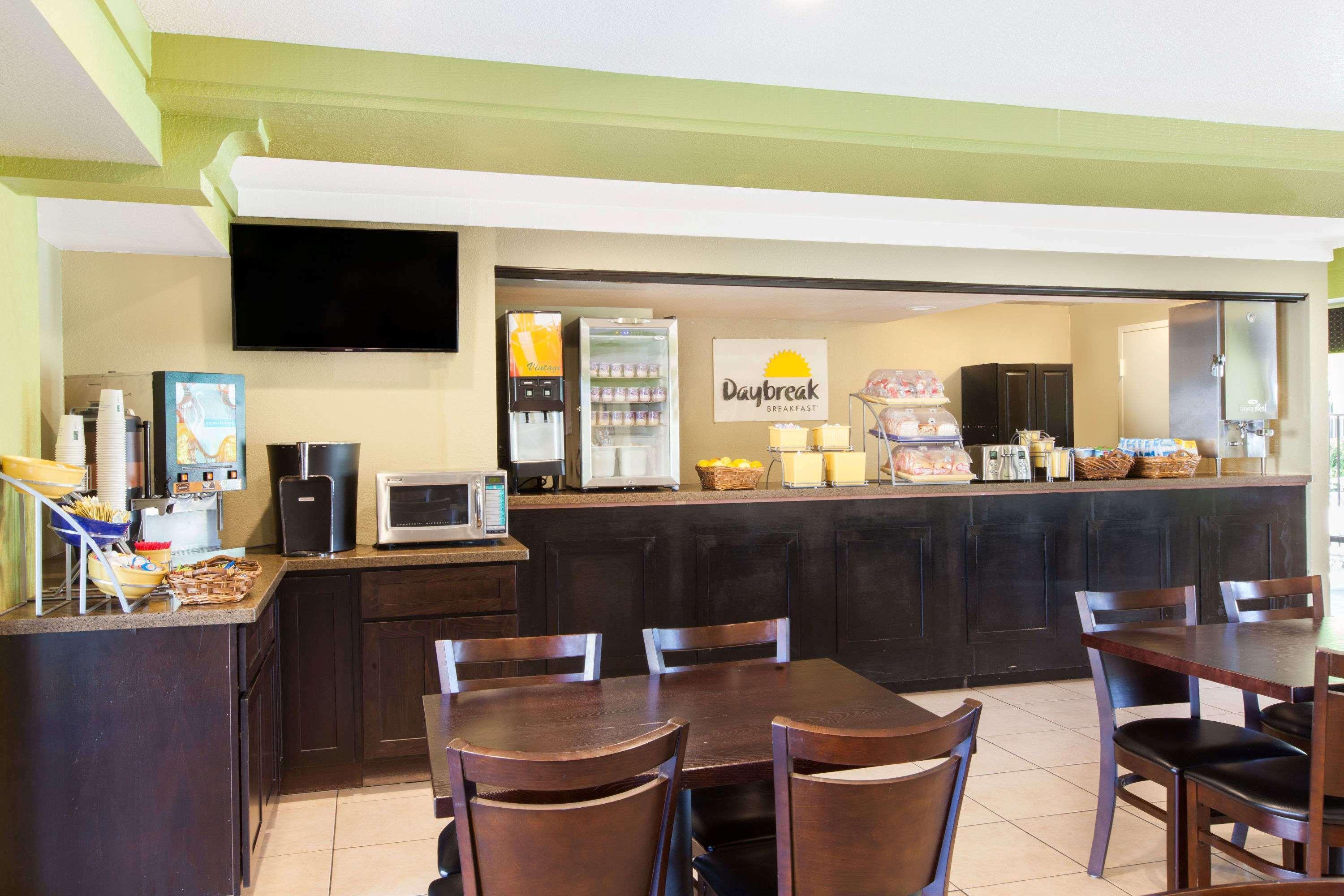 Days Inn By Wyndham San Jose Airport Milpitas Eksteriør bilde