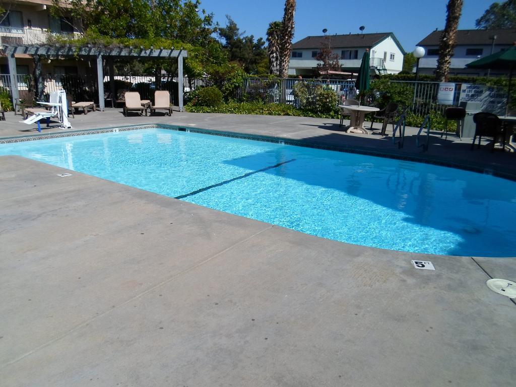 Days Inn By Wyndham San Jose Airport Milpitas Eksteriør bilde