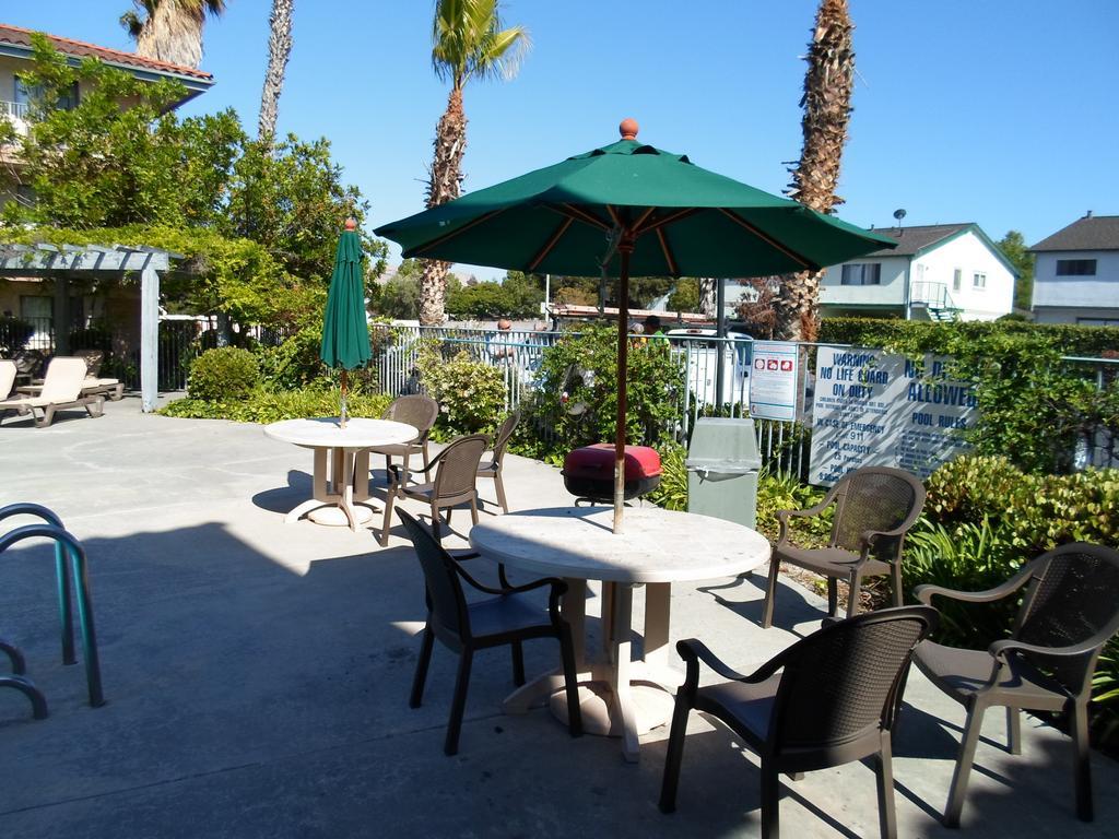 Days Inn By Wyndham San Jose Airport Milpitas Eksteriør bilde